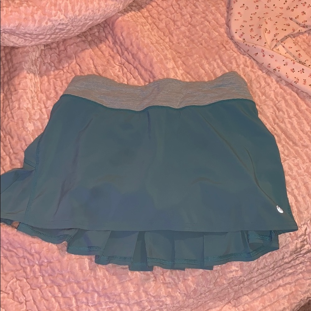 Turquoise lulu lemon skirt